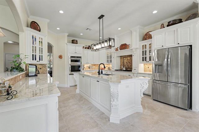 1032 W Camellia Way, Mustang, OK 73064