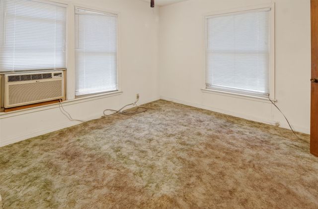 1224 S Brazos Street, Weatherford, TX 76086