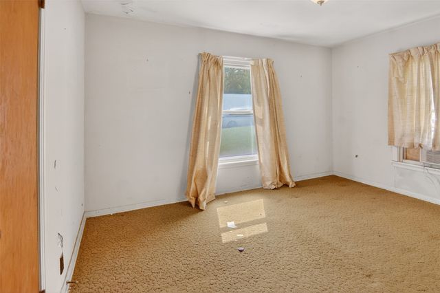 1224 S Brazos Street, Weatherford, TX 76086