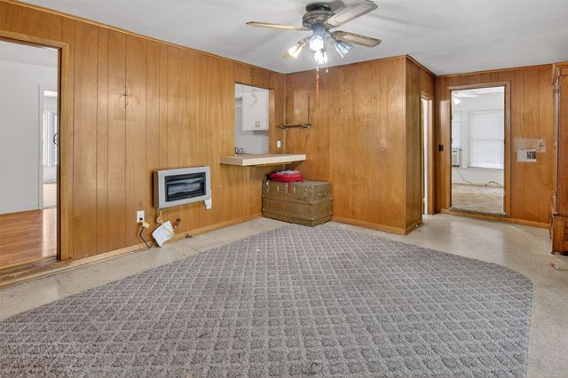 1224 S Brazos Street, Weatherford, TX 76086