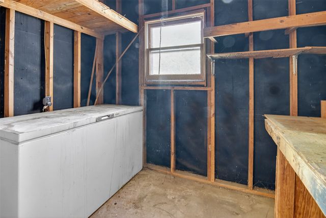 1224 S Brazos Street, Weatherford, TX 76086