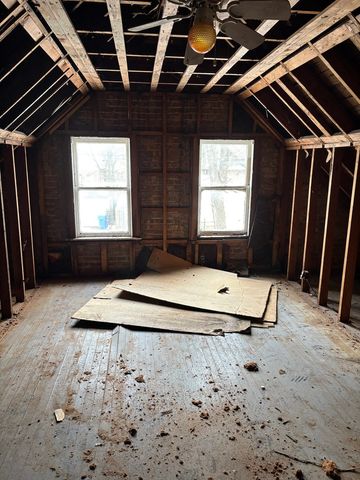 8325 S Cregier Avenue, Chicago, IL 60617