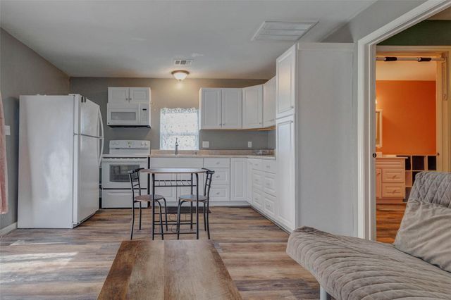 38094 Joe Loggins Road, Hempstead, TX 77445