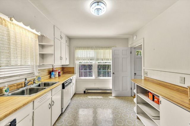225 HILLCREST DR, Rocky Mount, VA 24151