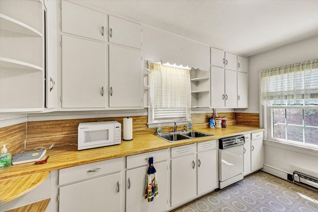 225 HILLCREST DR, Rocky Mount, VA 24151
