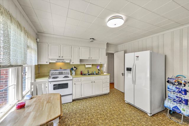 225 HILLCREST DR, Rocky Mount, VA 24151