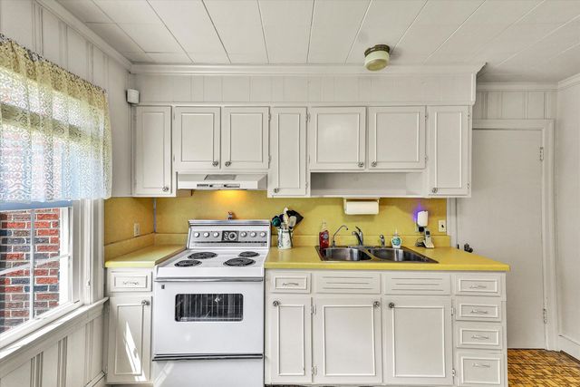 225 HILLCREST DR, Rocky Mount, VA 24151