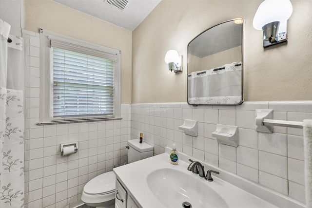 225 HILLCREST DR, Rocky Mount, VA 24151