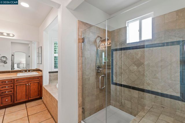 124 Nanterre St, Danville, CA 94506