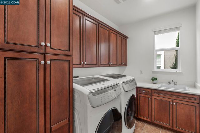 124 Nanterre St, Danville, CA 94506