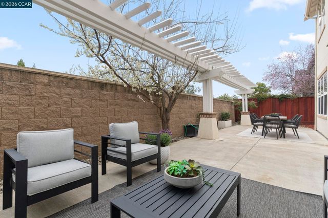 124 Nanterre St, Danville, CA 94506