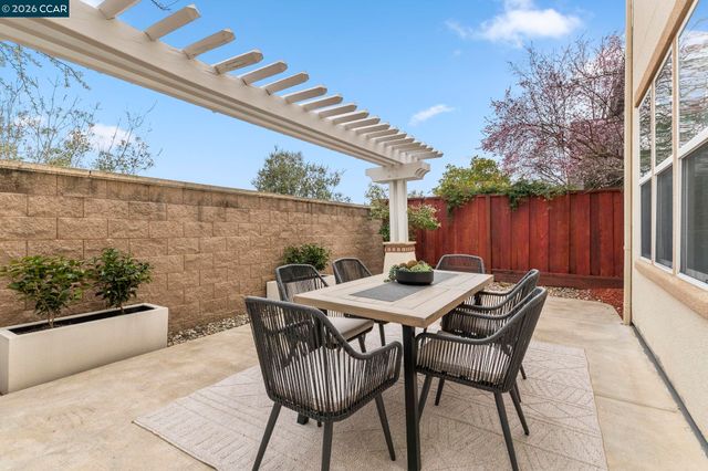 124 Nanterre St, Danville, CA 94506