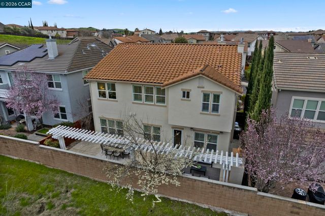 124 Nanterre St, Danville, CA 94506