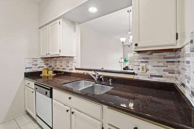 17491 Red Oak Drive 7491, Houston, TX 77090