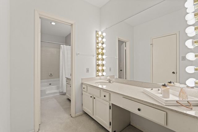 17491 Red Oak Drive 7491, Houston, TX 77090