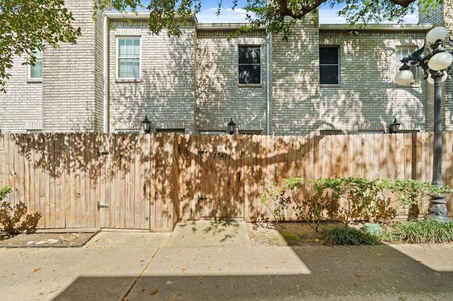17491 Red Oak Drive 7491, Houston, TX 77090