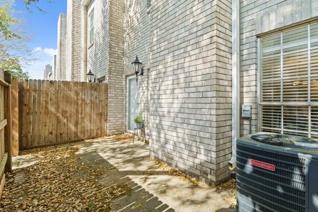 17491 Red Oak Drive 7491, Houston, TX 77090
