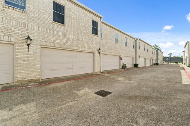 17491 Red Oak Drive 7491, Houston, TX 77090