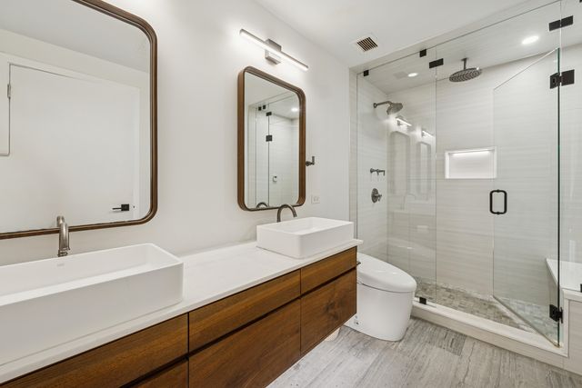 333 W HUBBARD Street 801, Chicago, IL 60654