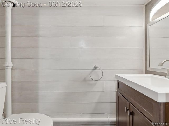 2449 N Genesee Road, Burton, MI 48509