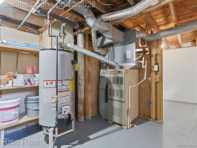 2449 N Genesee Road, Burton, MI 48509