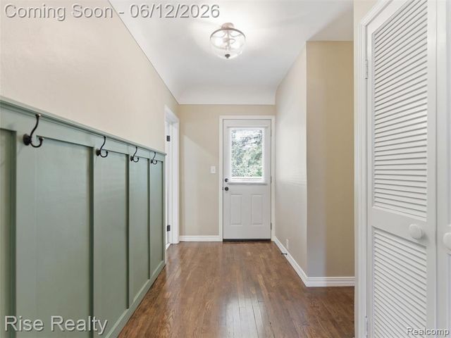 2449 N Genesee Road, Burton, MI 48509