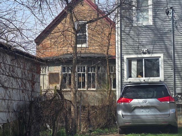 6831 S Emerald Avenue, Chicago, IL 60621