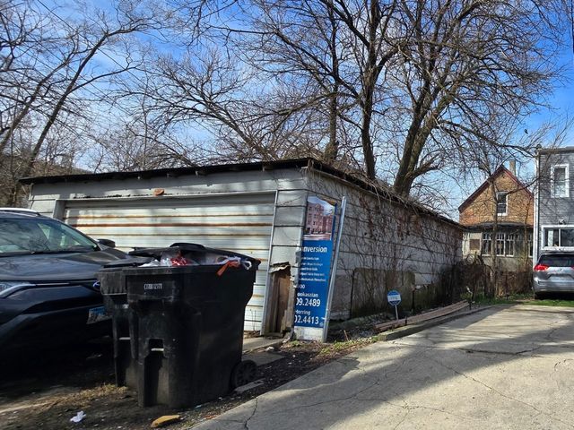 6831 S Emerald Avenue, Chicago, IL 60621