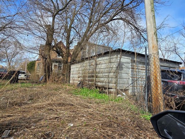 6831 S Emerald Avenue, Chicago, IL 60621