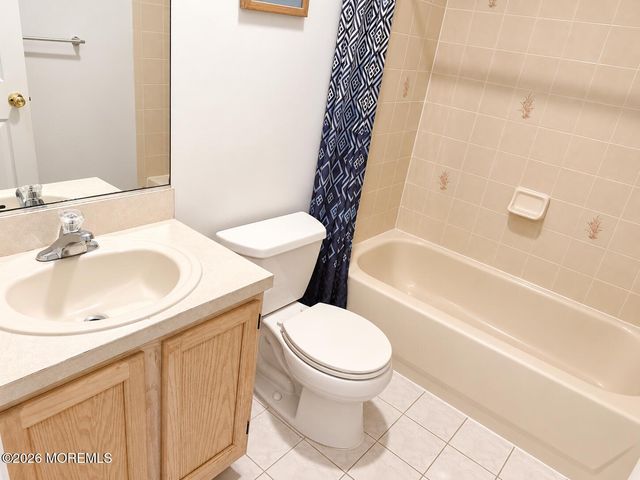 11 Lexington Court, Holmdel, NJ 07733