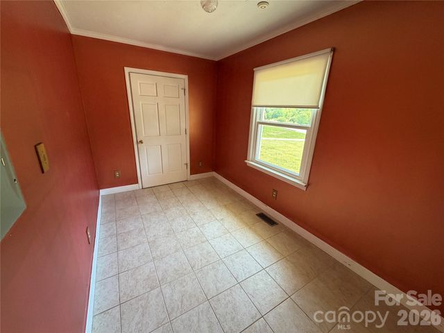 2136 Cedar Rock Estates Drive, Lenoir, NC 28645