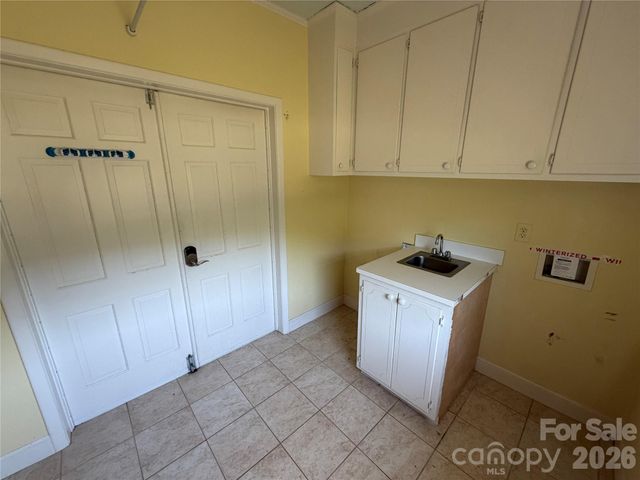 2136 Cedar Rock Estates Drive, Lenoir, NC 28645