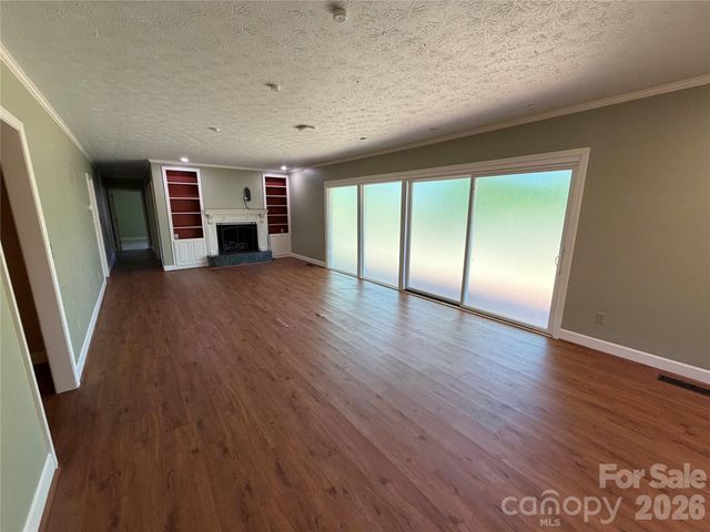 2136 Cedar Rock Estates Drive, Lenoir, NC 28645