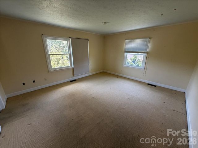 2136 Cedar Rock Estates Drive, Lenoir, NC 28645