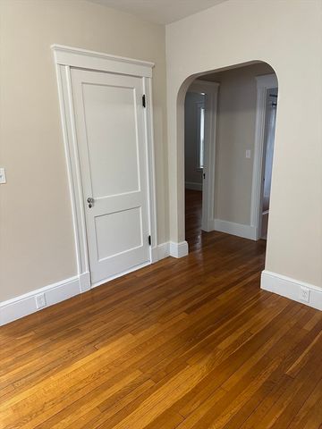 36 Raymond Ave 1, Salem, MA 01970