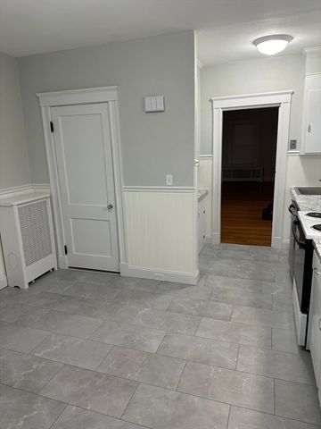 36 Raymond Ave 1, Salem, MA 01970