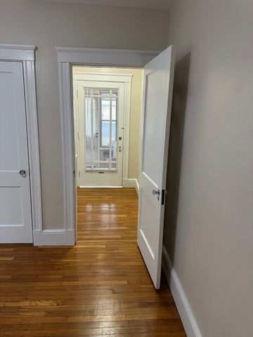 36 Raymond Ave 1, Salem, MA 01970