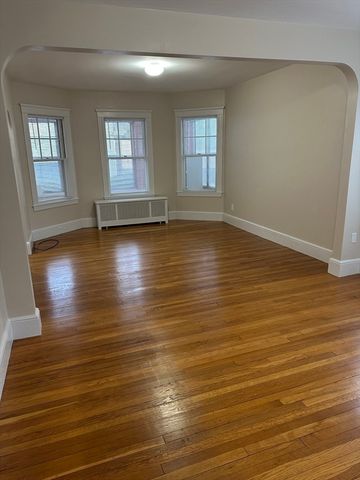 36 Raymond Ave 1, Salem, MA 01970