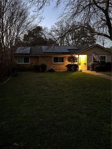 5101 Loch Lomond Drive, Waco, TX 76710