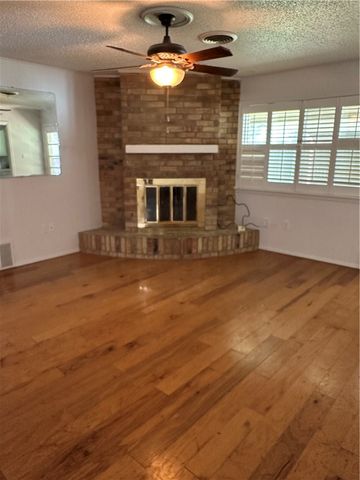 5101 Loch Lomond Drive, Waco, TX 76710