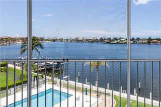 816 W Elkcam CIR # 305, Marco Island, FL 34145