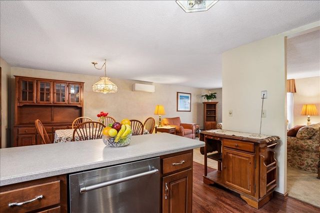 15 Lindstrom Lane, Manchester, NH 03104