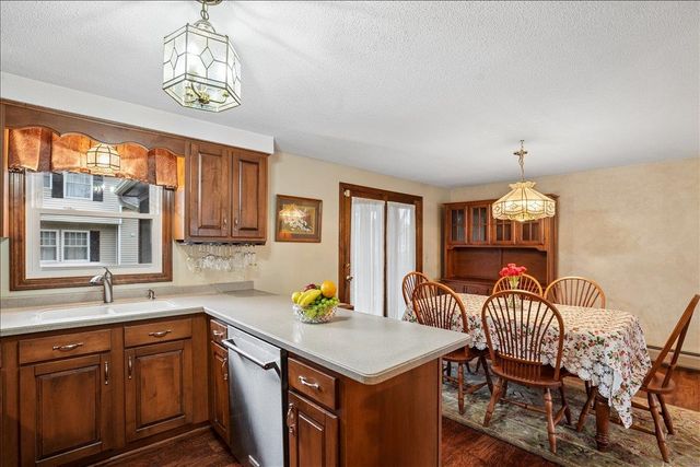15 Lindstrom Lane, Manchester, NH 03104