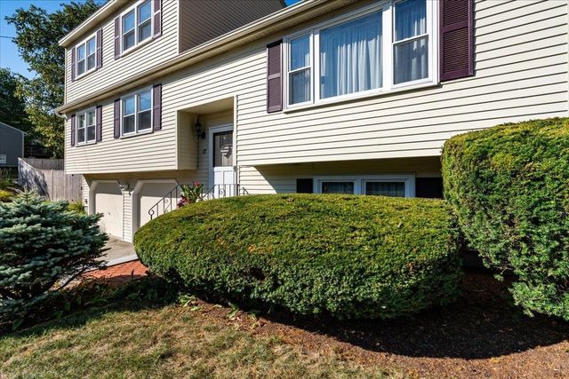 15 Lindstrom Lane, Manchester, NH 03104
