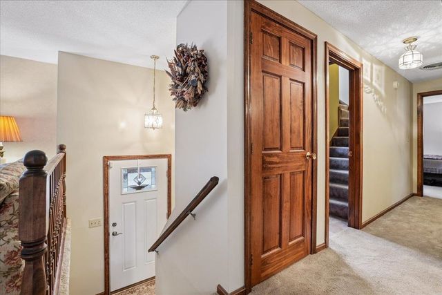 15 Lindstrom Lane, Manchester, NH 03104