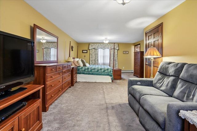 15 Lindstrom Lane, Manchester, NH 03104