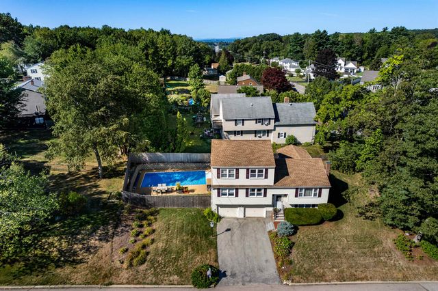 15 Lindstrom Lane, Manchester, NH 03104