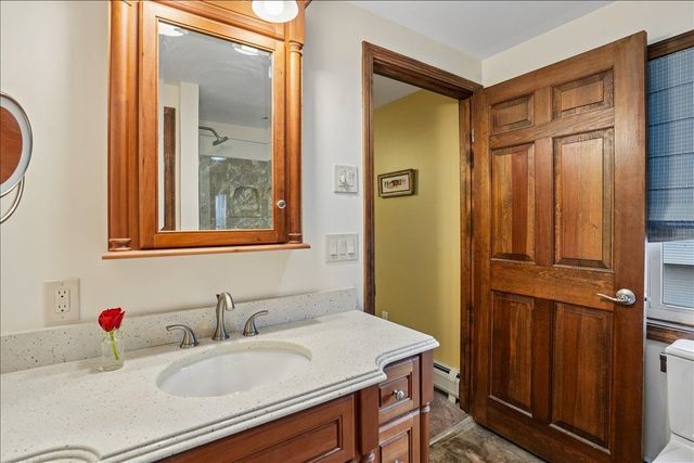 15 Lindstrom Lane, Manchester, NH 03104