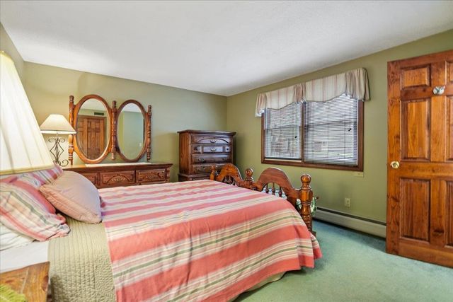 15 Lindstrom Lane, Manchester, NH 03104