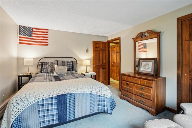 15 Lindstrom Lane, Manchester, NH 03104